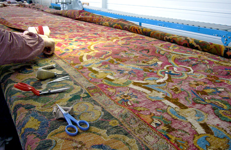 Comment l’atelier du Grand Duc garantit-il l’authenticité des techniques de nettoyage de tapis ancien au Luxembourg ?
